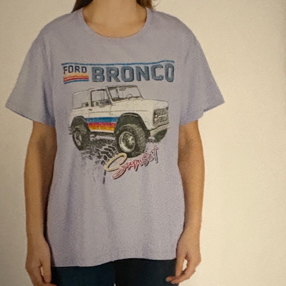 Bronco T-Shirt - Light Purple - Picture 2 of 5